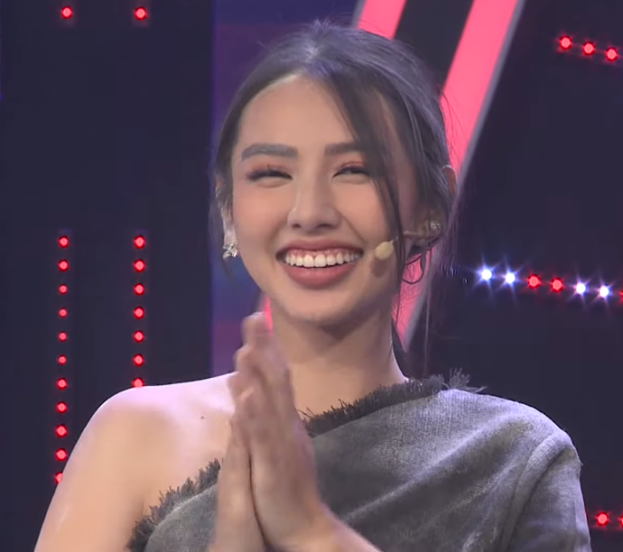 Miss Grand 2021 Nguyễn Thúc Thùy Tiên khi tham gia game show