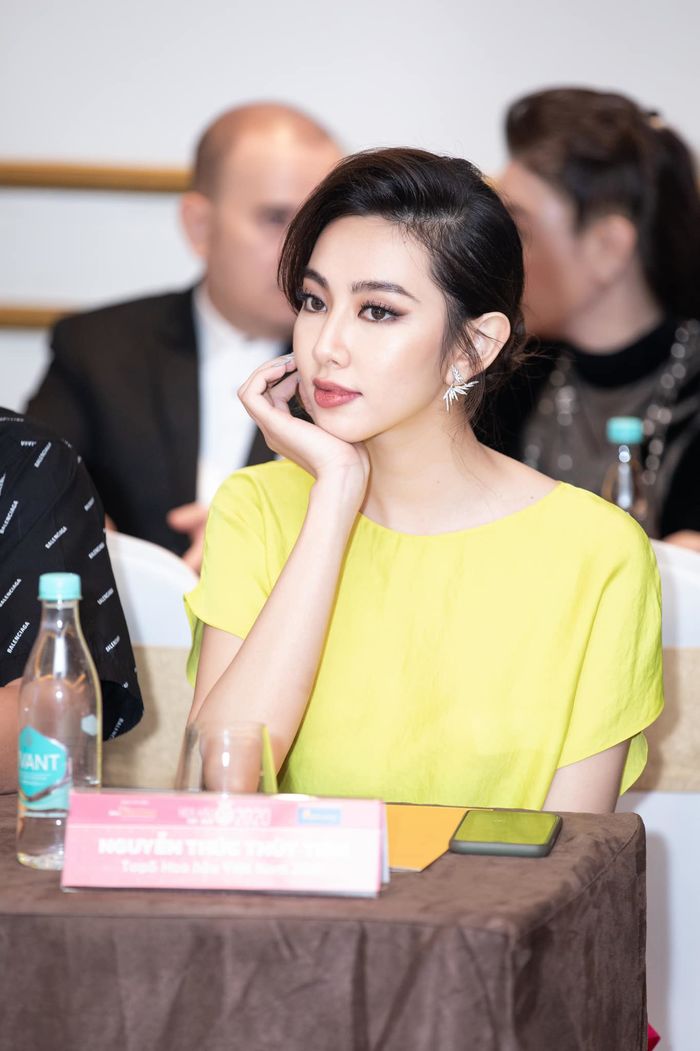 Dàn mỹ nhân Việt diện sắc vàng chói chang: Thùy Tiên thắng thế