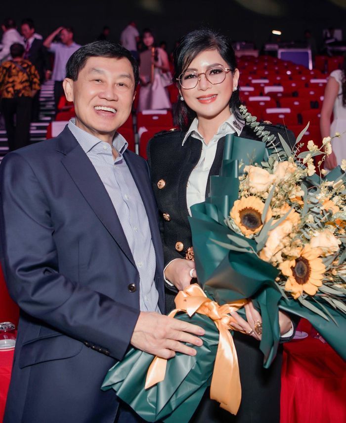 Vợ của tỷ phú J. Hạnh Nguyễn là ai?