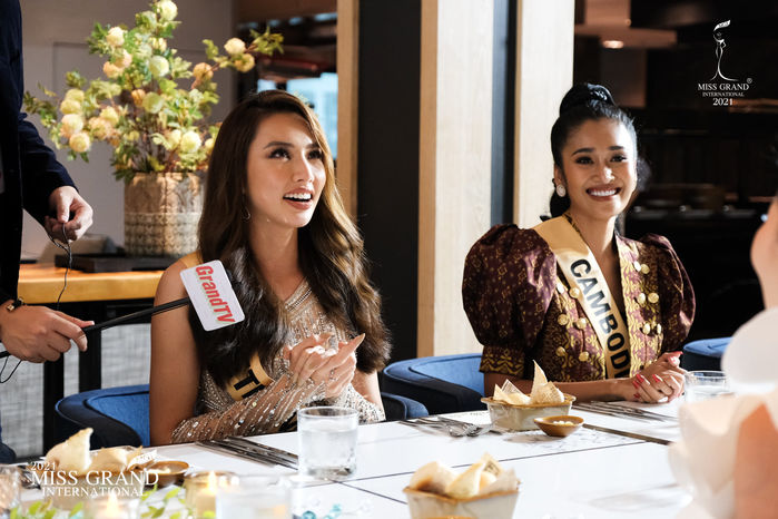 Nguyễn Thúc Thùy Tiên là nàng hậu Gen Z thạo ngoại ngữ nhất