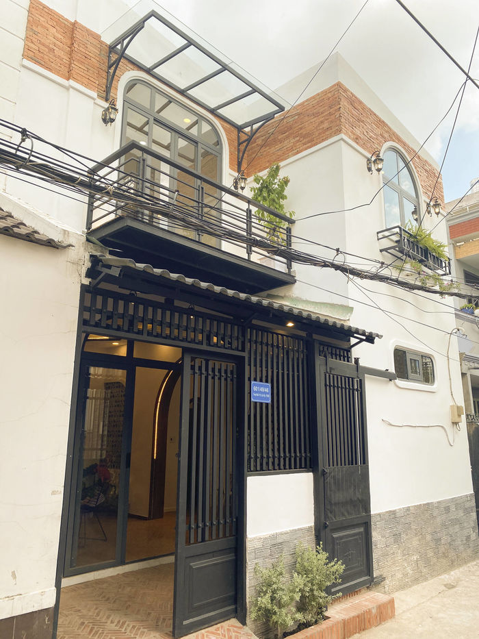 Cải tạo ngôi nhà 36m2 trong hẻm đẹp bất ngờ: chẳng khác gì homestay