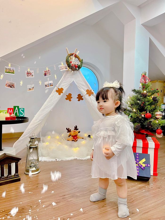 Nhà ngoại giàu có chẳng kém nhà nội của dàn nhóc tỳ Vbiz