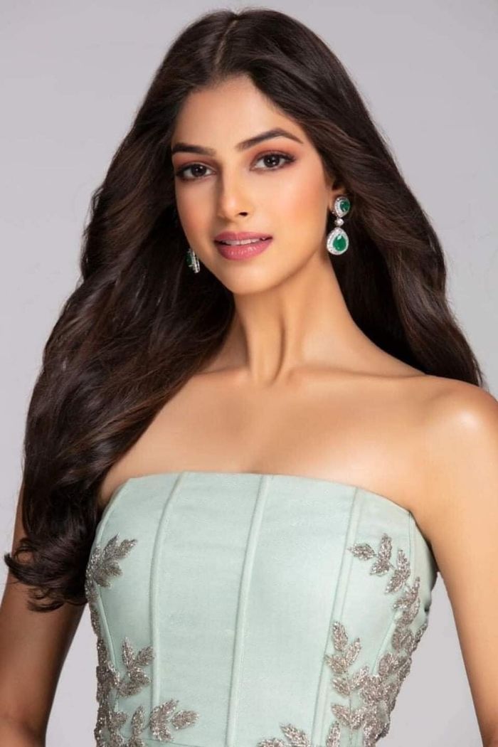 Nhan sắc nữ thạc sĩ 21 tuổi đăng quang Miss Universe 2021