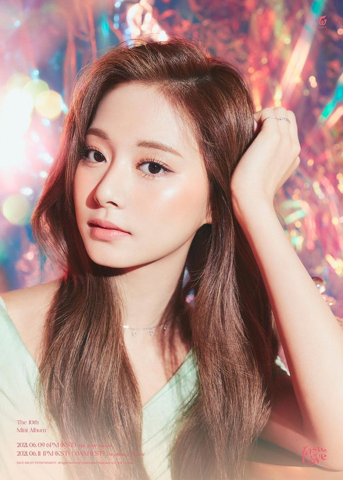 Nhan sắc Tzuyu: Cắt tóc ngắn gây thương nhớ, style ngày càng gợi cảm