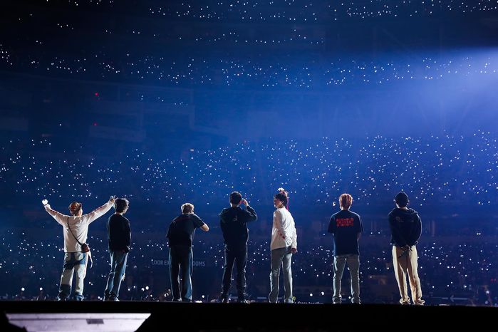Những concert Kpop đỉnh của chóp: BTS lập kỷ lục 456,8 tỷ chỉ một đêm