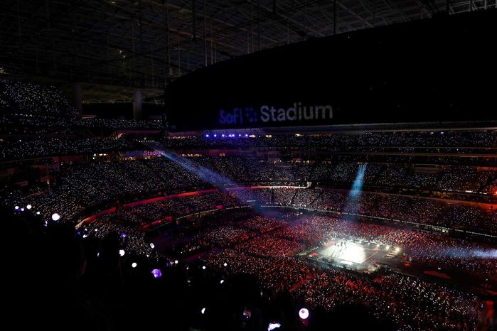 Những concert Kpop đỉnh của chóp: BTS lập kỷ lục 456,8 tỷ chỉ một đêm