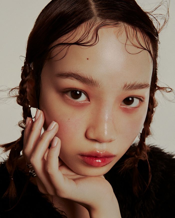 Những idol sở hữu vẻ ngoài, thần thái giống nhau như đúc