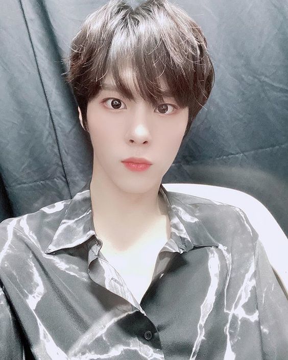 10 Idol Kpop tự chụp hình selfie khiến người hâm mộ cạn lời