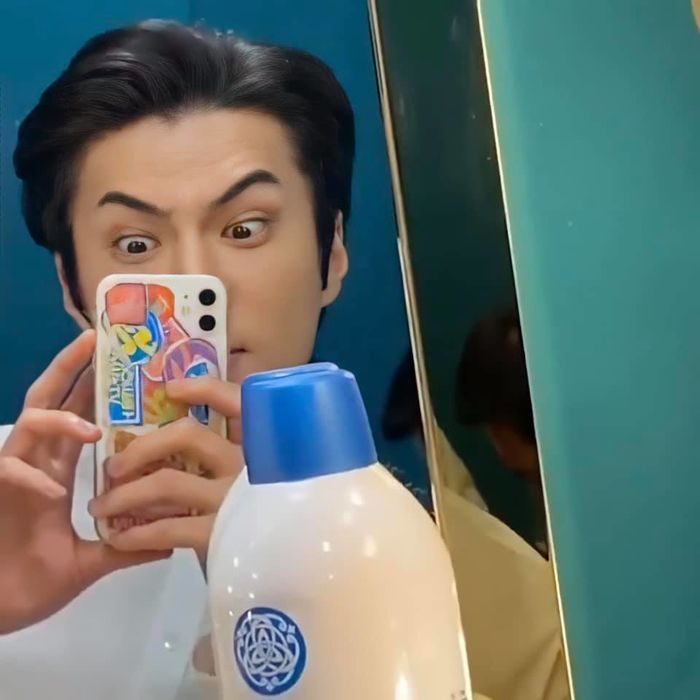 10 Idol Kpop tự chụp hình selfie khiến người hâm mộ cạn lời