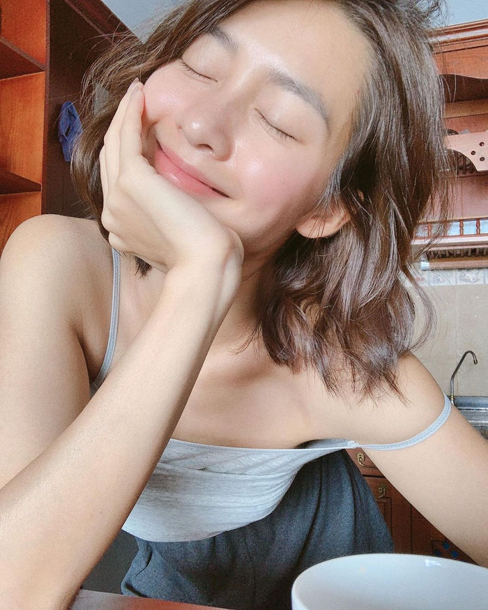 4 mỹ nhân Việt có làn da mộc trắng sáng, mịn màng không tì vết.