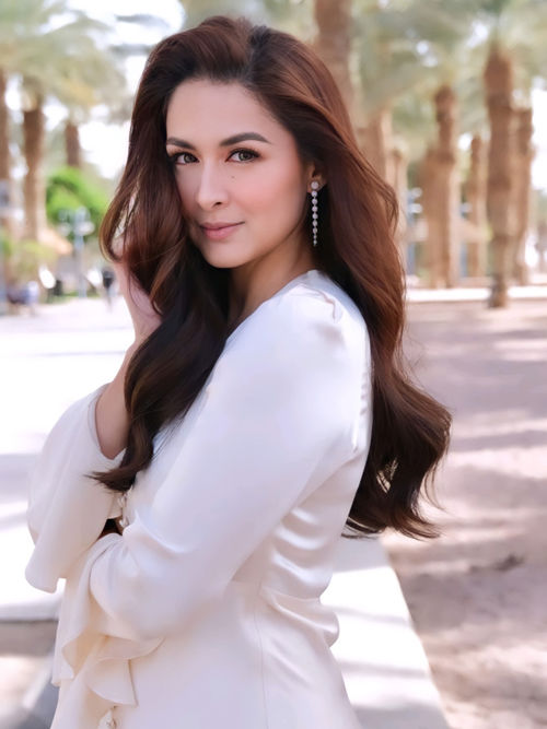 Nhan sắc Marian Rivera bất chấp qua ảnh chụp trộm của team đi đường
