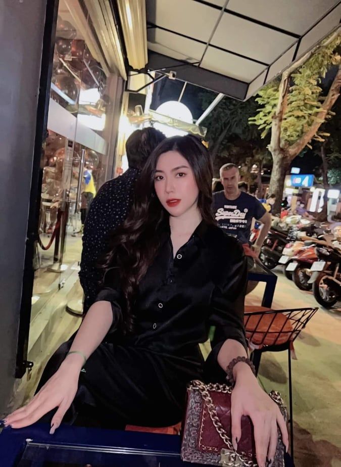 Nữ chính Anh Không Đòi Quà sau 8 năm: mẹ đơn thân vừa đẹp vừa giàu