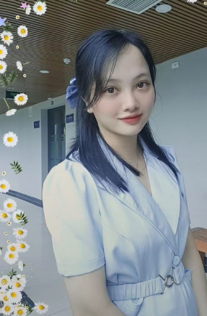 Nữ sinh cưới luôn anh thầy sau khi mời chụp ảnh kỷ yếu
