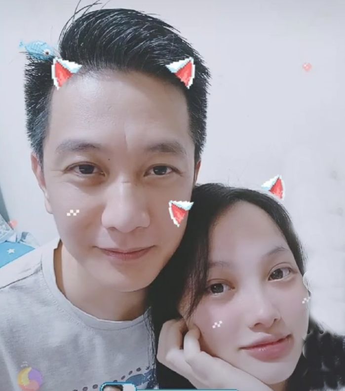 Nữ sinh cưới luôn anh thầy sau khi mời chụp ảnh kỷ yếu