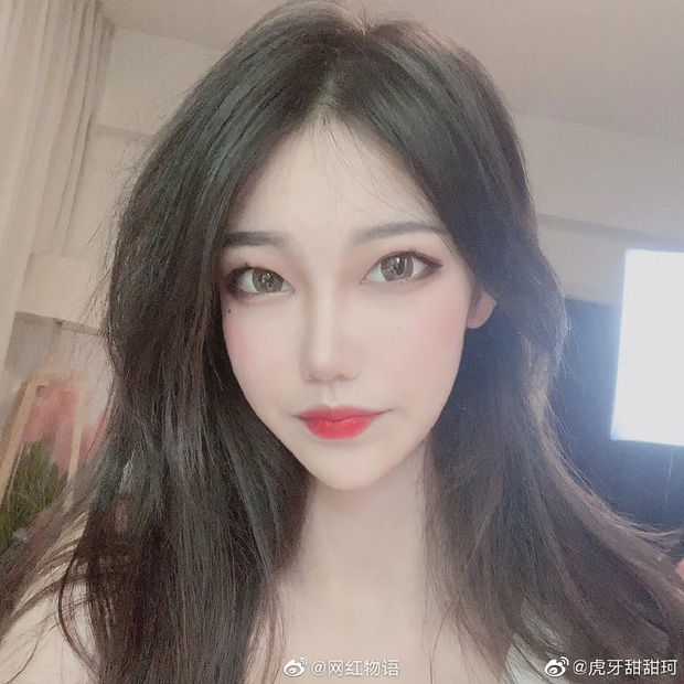 Nữ streamer nổi tiếng khiến fan 'bật ngửa' khi lỡ tay tắt app làm đẹp