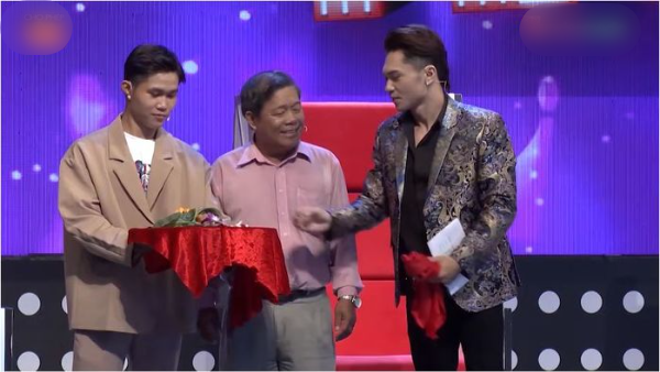 Ông bố tìm chồng cho con gây sốt khi nói: “Tài sản tôi không thiếu