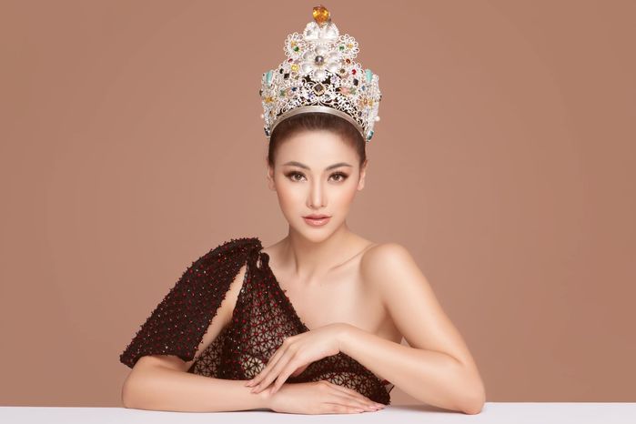 Phản ứng của các nàng hậu trước tin đồn mua giải: Thùy Tiên quá khéo