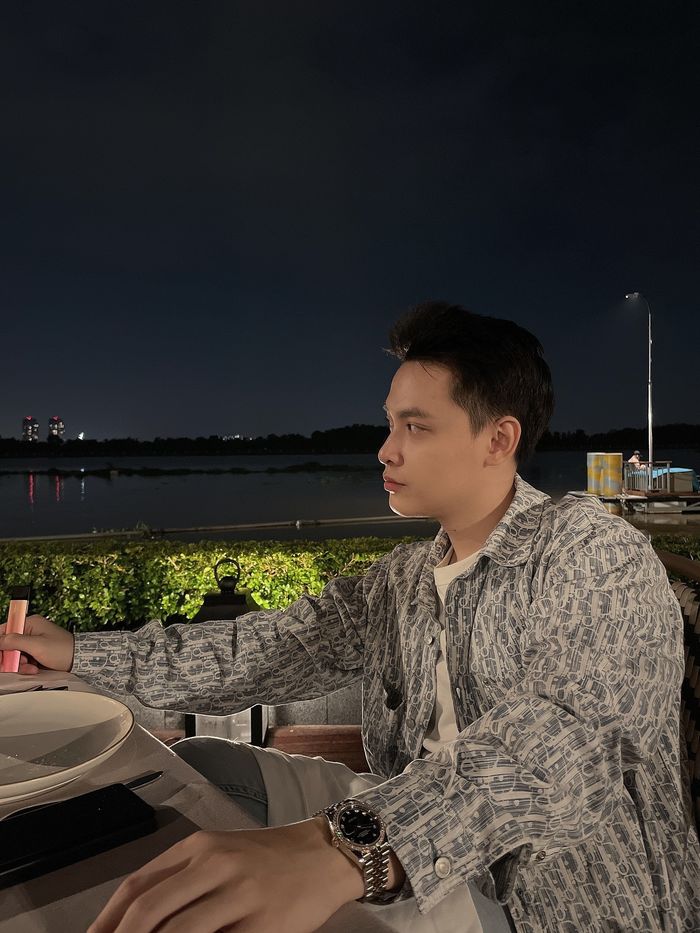 Thiếu gia 1995 chủ khách sạn dát vàng 30 tỷ ở SG là ai?