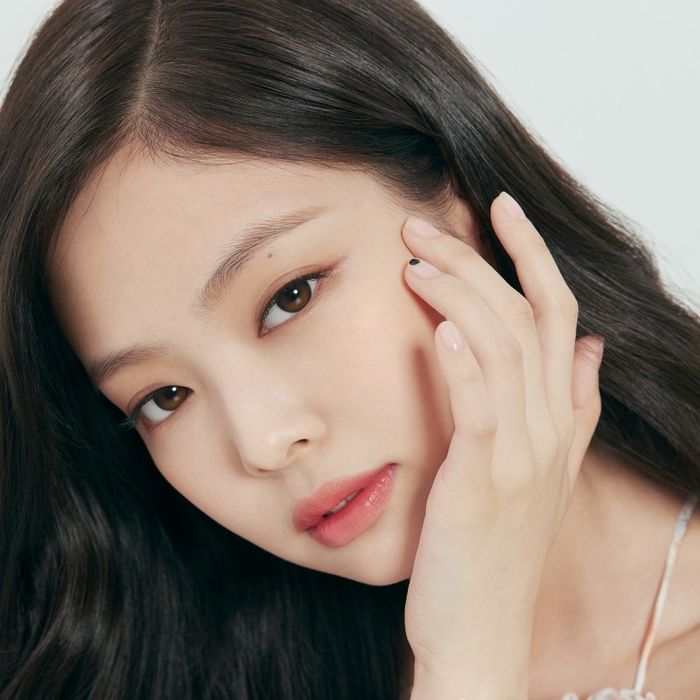 5 sao nữ làm fangirl mê tít: Jennie, Karina chưa bằng 1 YouTuber