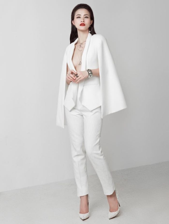 7 sao Việt diện vest style thả rông: Thùy Tiên đậm chất high fashion