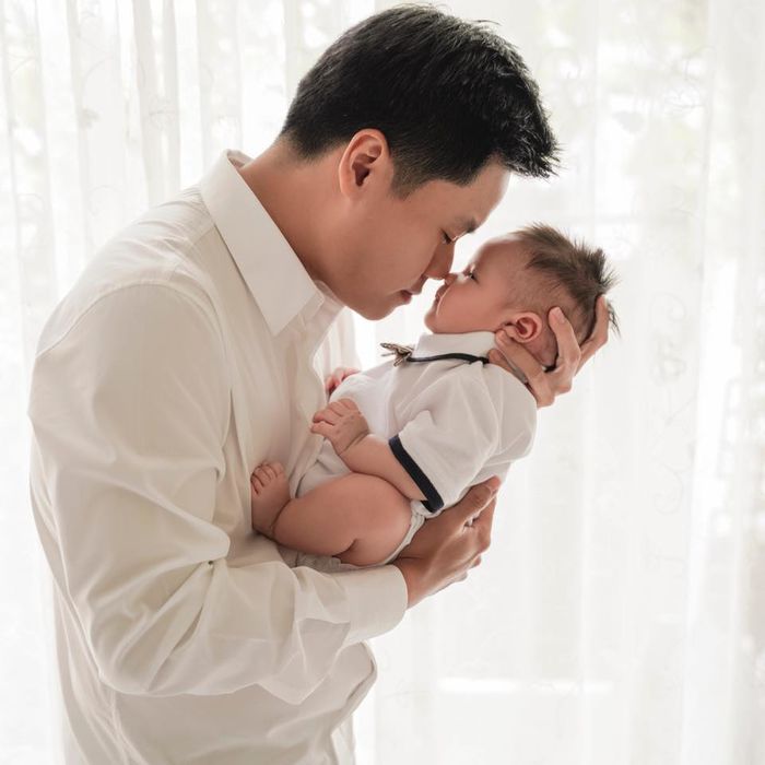 Sao Việt ngậm ngùi phận đẻ thuê: Lê Phương 2 bé y đúc 2 bố