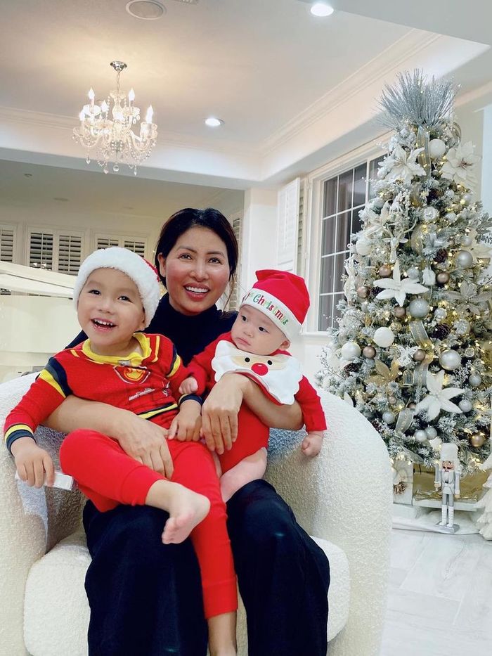 Sao Việt sinh con có bảo mẫu tuyệt vời: mẹ Phạm Hương bỏ việc sang Mỹ