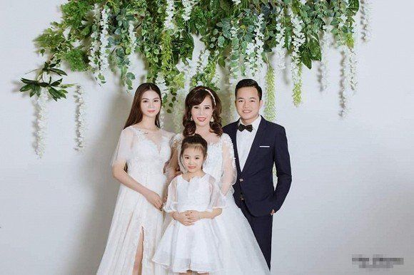 Cô dâu 62 tuổi ngày càng được chồng trẻ chiều chuộng sau 3 năm kết hôn