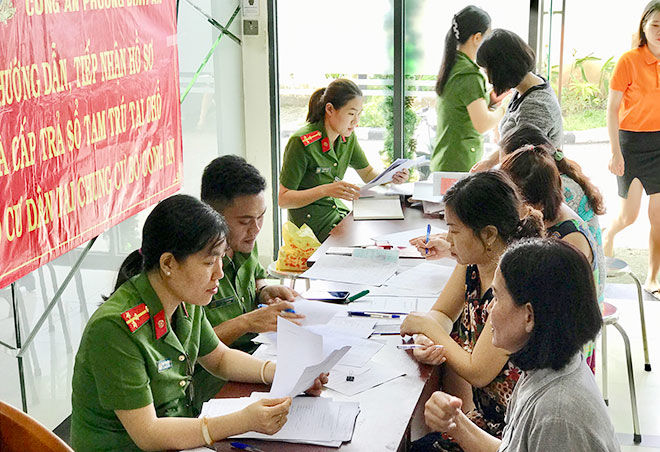 Sổ hộ khẩu giấy sẽ bị khai tử vào cuối năm 2022, chúng ta cần làm gì?