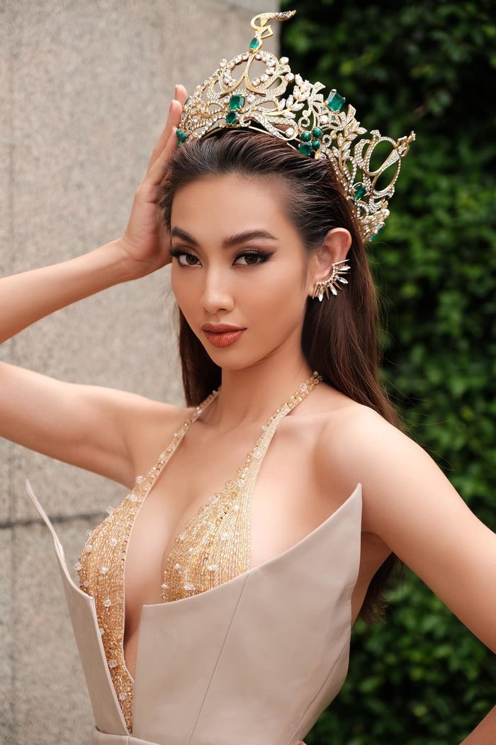 Hoa hậu Thùy Tiên hát bằng tiếng Việt cực hay trên truyền hình Thái