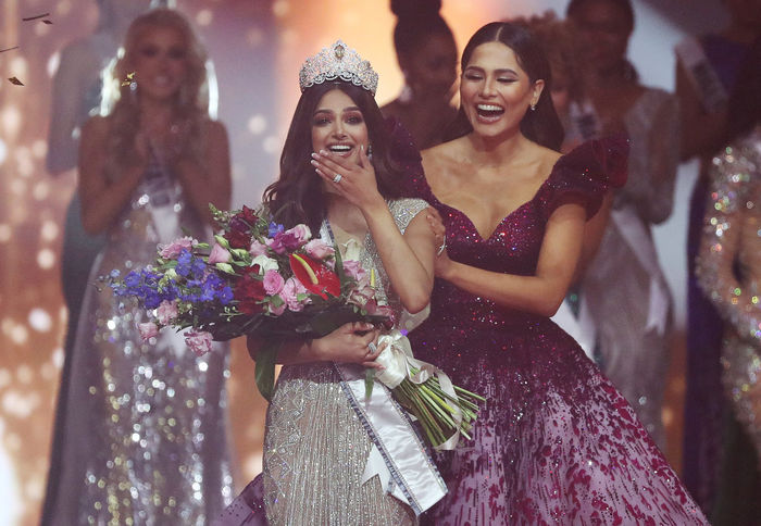 Tân Miss Universe được chào đón nồng nhiệt khi trở về quê nhà