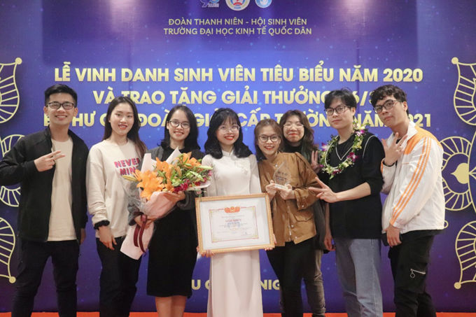 Thủ khoa 21 tuổi được đặc cách học lên tiến sĩ: Hiếm khi đi cà phê