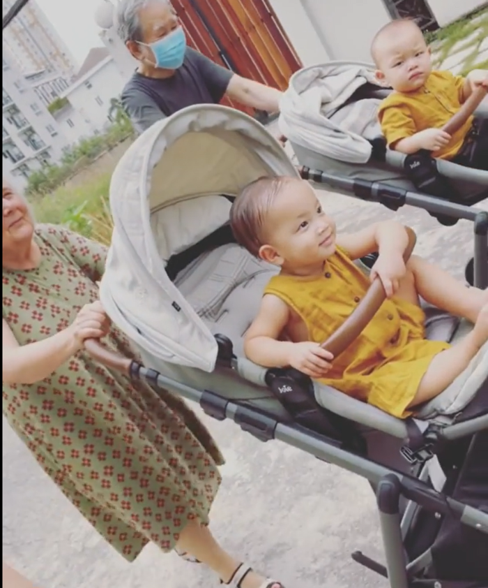 Thương em như Lisa: thấy Leon giành chiếc kính, chị ba nhường em luôn
