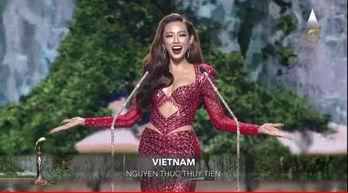 Màn trình diễn của Thuỳ Tiên khiến 2 Hoa hậu Thái Lan phát cuồng