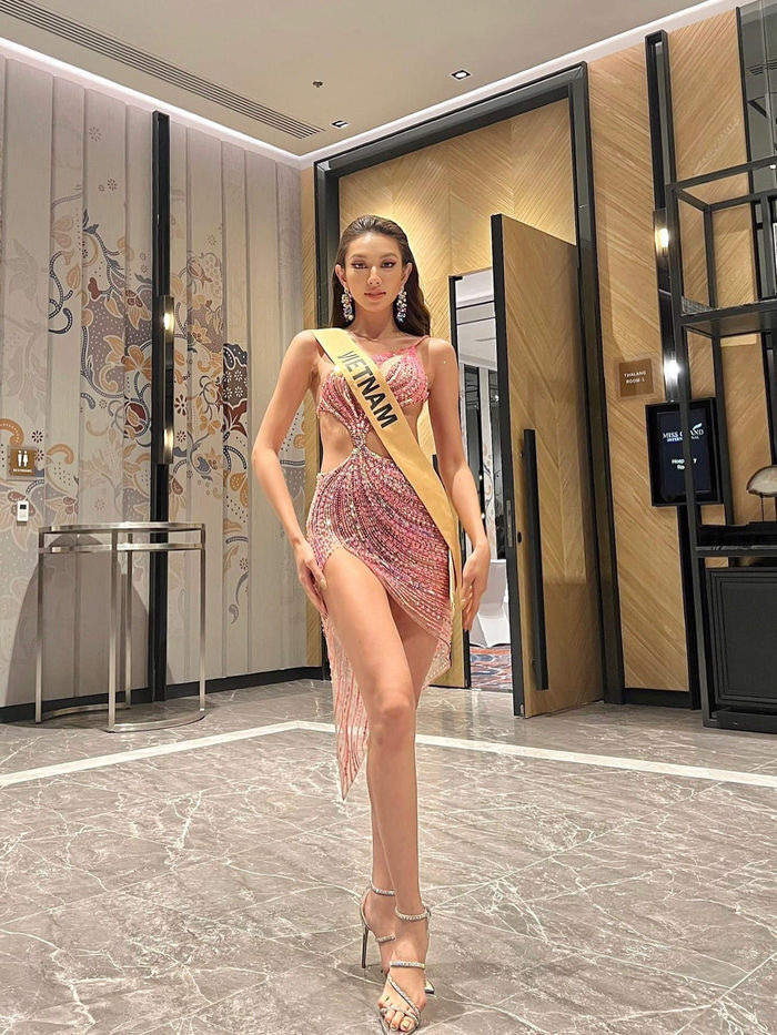 Màn trình diễn của Thuỳ Tiên khiến 2 Hoa hậu Thái Lan phát cuồng