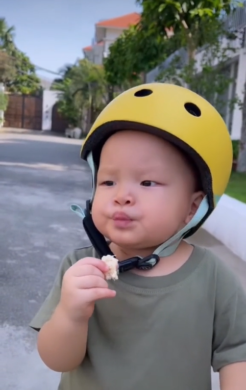 Leon đam mê thể thao bất diệt y hệt như bố Kim Lý