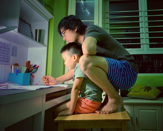 Tổ ấm hạnh phúc bên vợ hiền con ngoan của Giáo sư Xoay