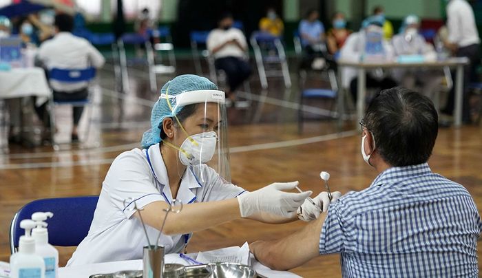 TP.HCM dự kiến tiêm vắc xin mũi 3: Có 6 đối tượng được ưu tiên