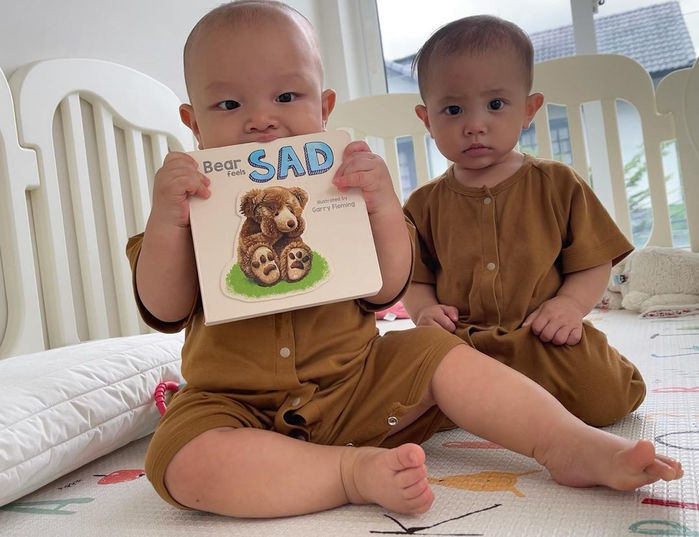 Leon nay đã biết đọc sách cho mẹ Hà nghe