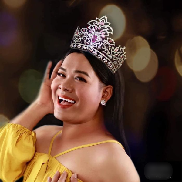 Vedette Vũ Thu Phương: Bị bản gốc chỉnh nhẹ trên MXH