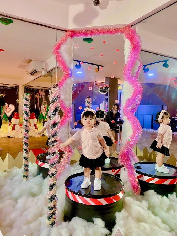 Winnie tròn 14 tháng tuổi, khoe âm vực giọng đến mẹ cũng chào thua