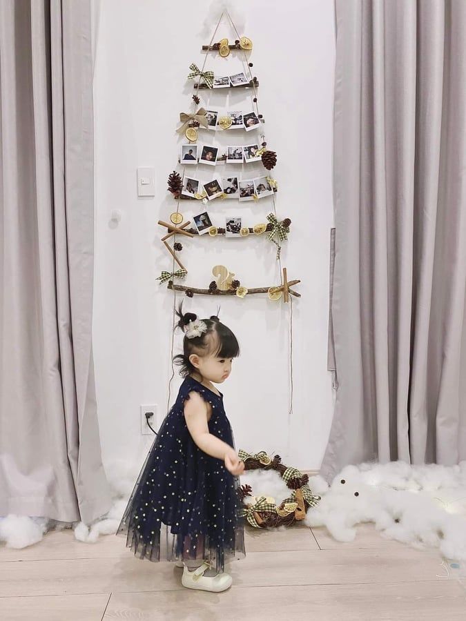 Winnie tròn 14 tháng tuổi, khoe âm vực giọng đến mẹ cũng chào thua