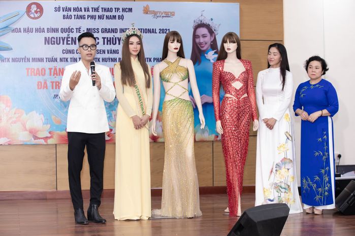 Thùy Tiên trao tặng trang phục thi đấu cho Bảo tàng Phụ nữ Nam Bộ