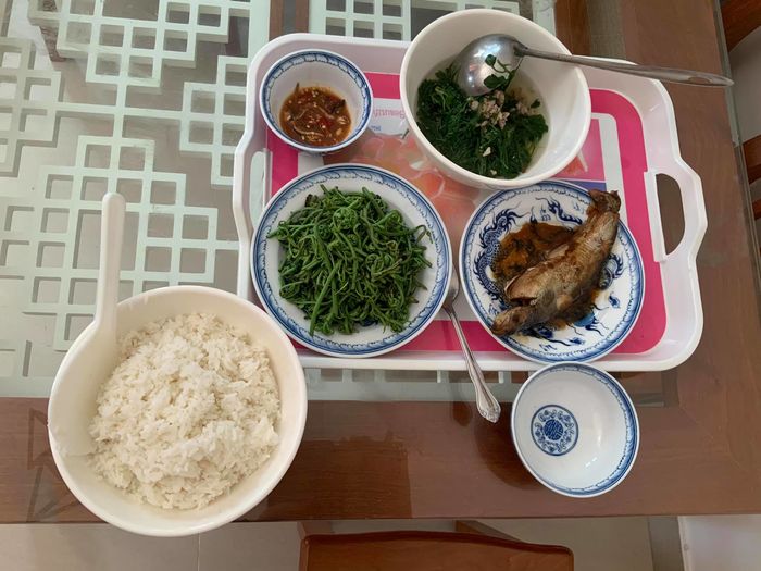 Khi sao Việt ăn cơm bụi như ai: Lý Hải ăn cơm 10.000 đồng