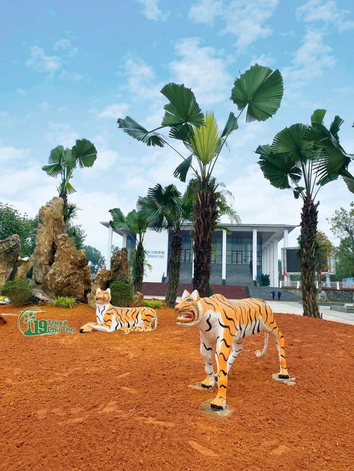 Linh vật “ông Hổ” ở Bạc Liêu: 3 phần lạnh lùng, 7 phần khó ở