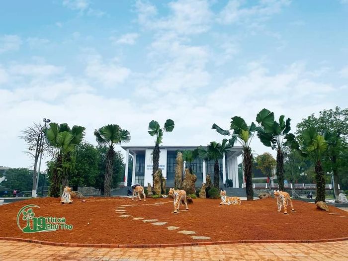 Linh vật “ông Hổ” ở Bạc Liêu: 3 phần lạnh lùng, 7 phần khó ở
