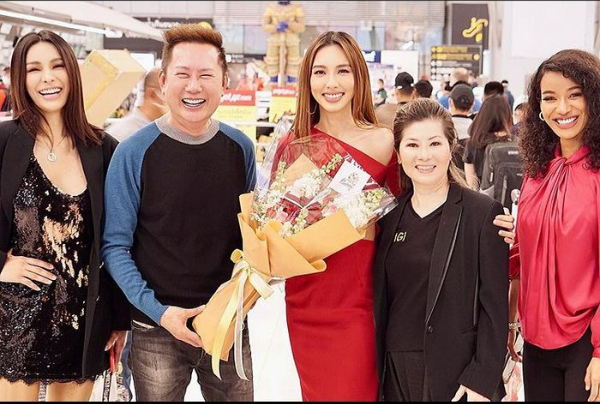 Thùy Tiên được ưu ái khi về nước: mang theo vương miện 12 tỷ