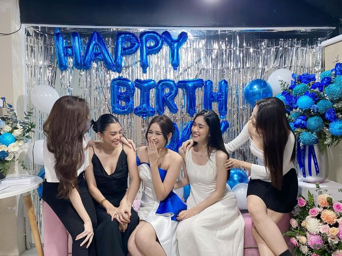 Khoảnh khắc ngũ đại mỹ nhân Vbiz hội ngộ: toàn visual đỉnh cao