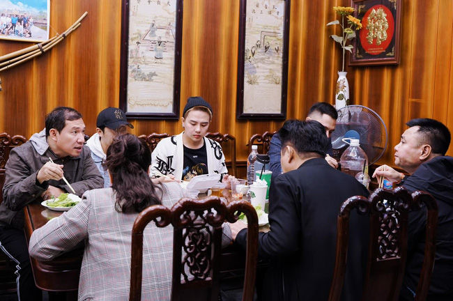 Ảnh hot sao Việt 12/1: Duy Khánh là sao miền Nam tham gia Táo Quân