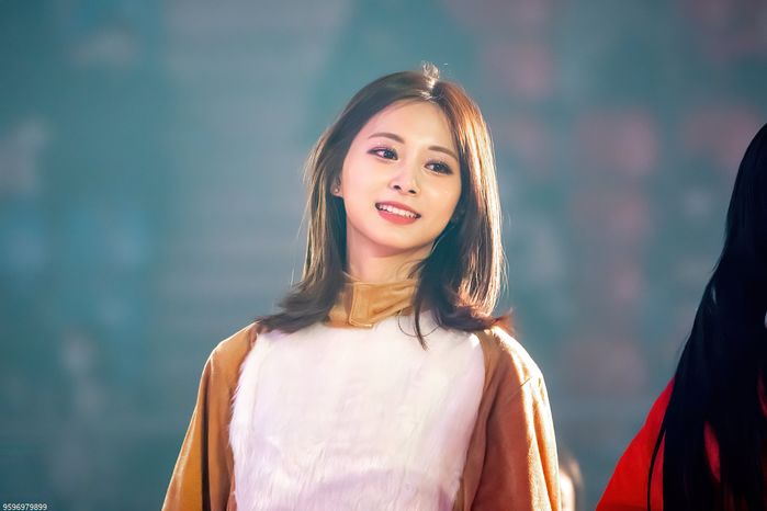 Bộ tứ tiểu thư của TWICE: Tzuyu khiến fan ngỡ ngàng vì gia thế khủng