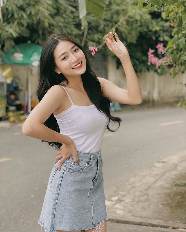 Body nóng bỏng của dàn streamer nữ hot nhất làng game Việt
